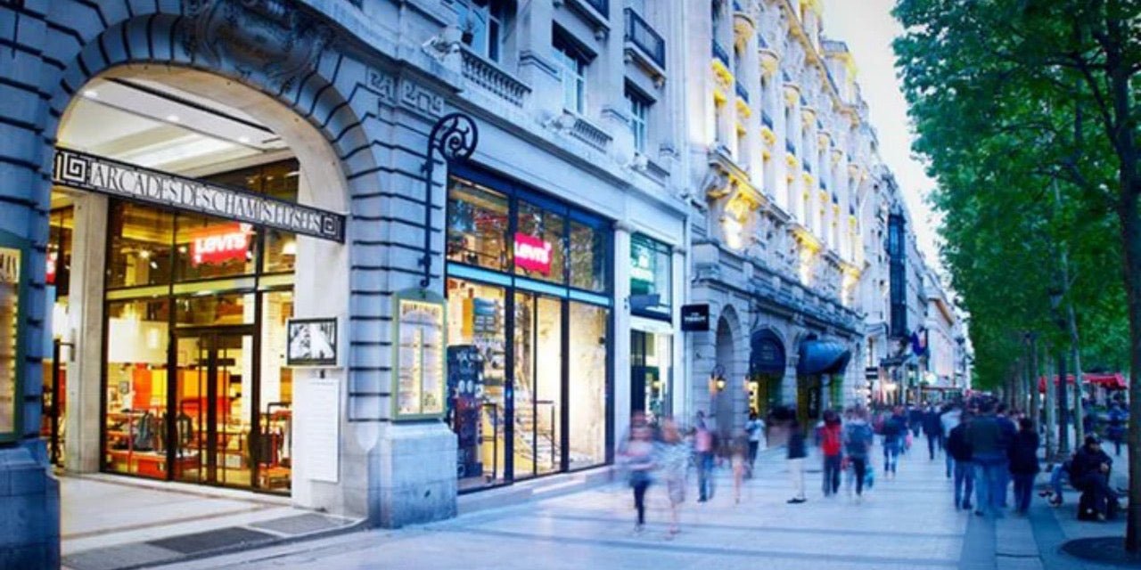 Pure Heat Trendy shopiing mall High Street Brands Co.
