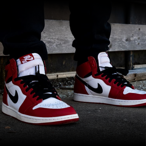 Air Jordan 1 Chicago sneakers in streetwear outfit