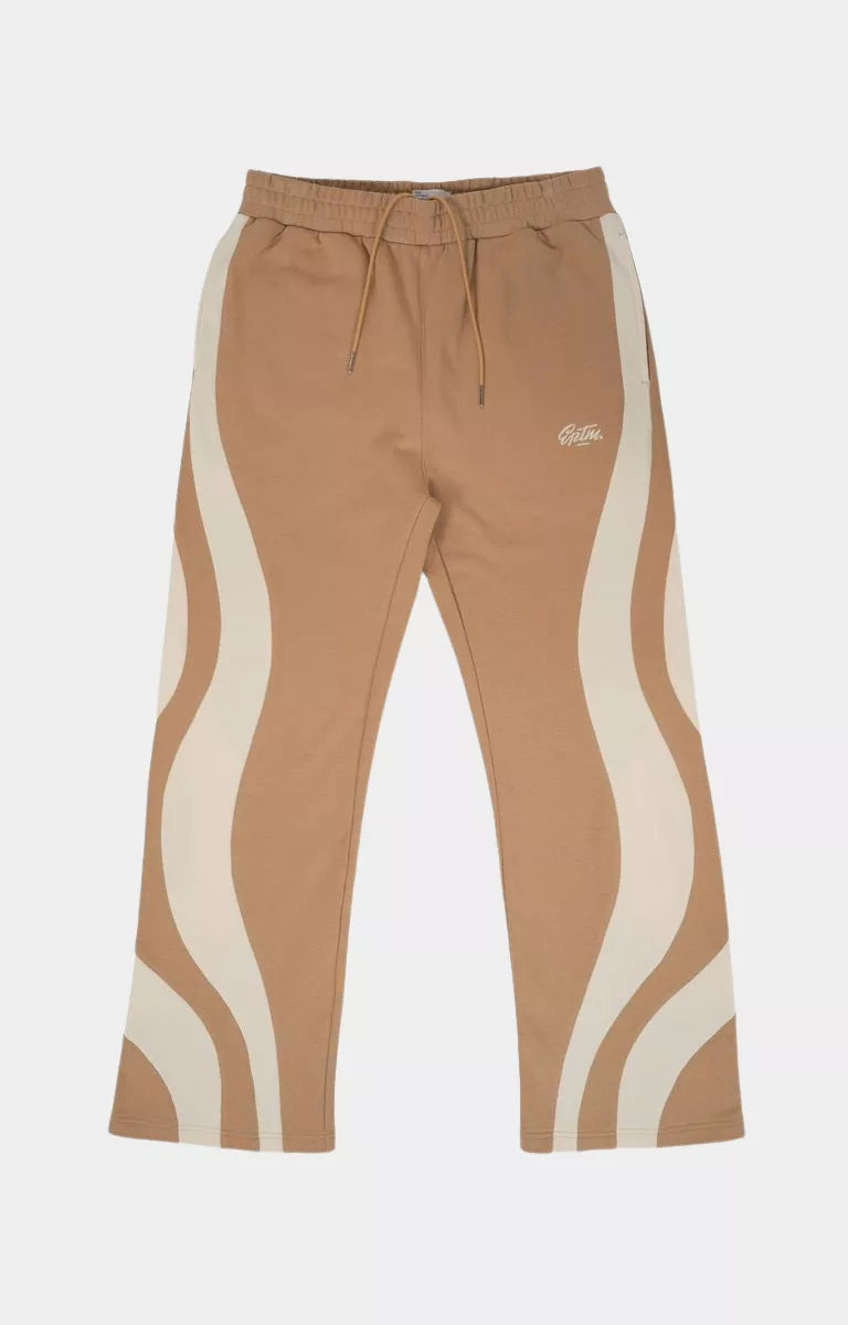 Lifestyle streetwear look featuring EPTM Montana Sweatpants.