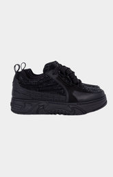 Guapi All Black Skate Star sneaker front view.