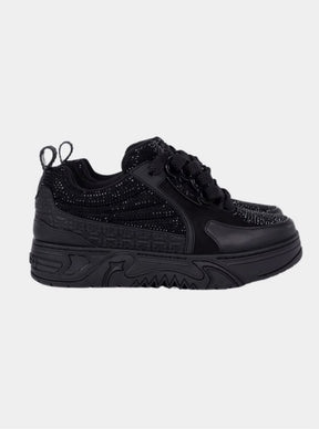 Guapi All Black Skate Star sneaker side view.
