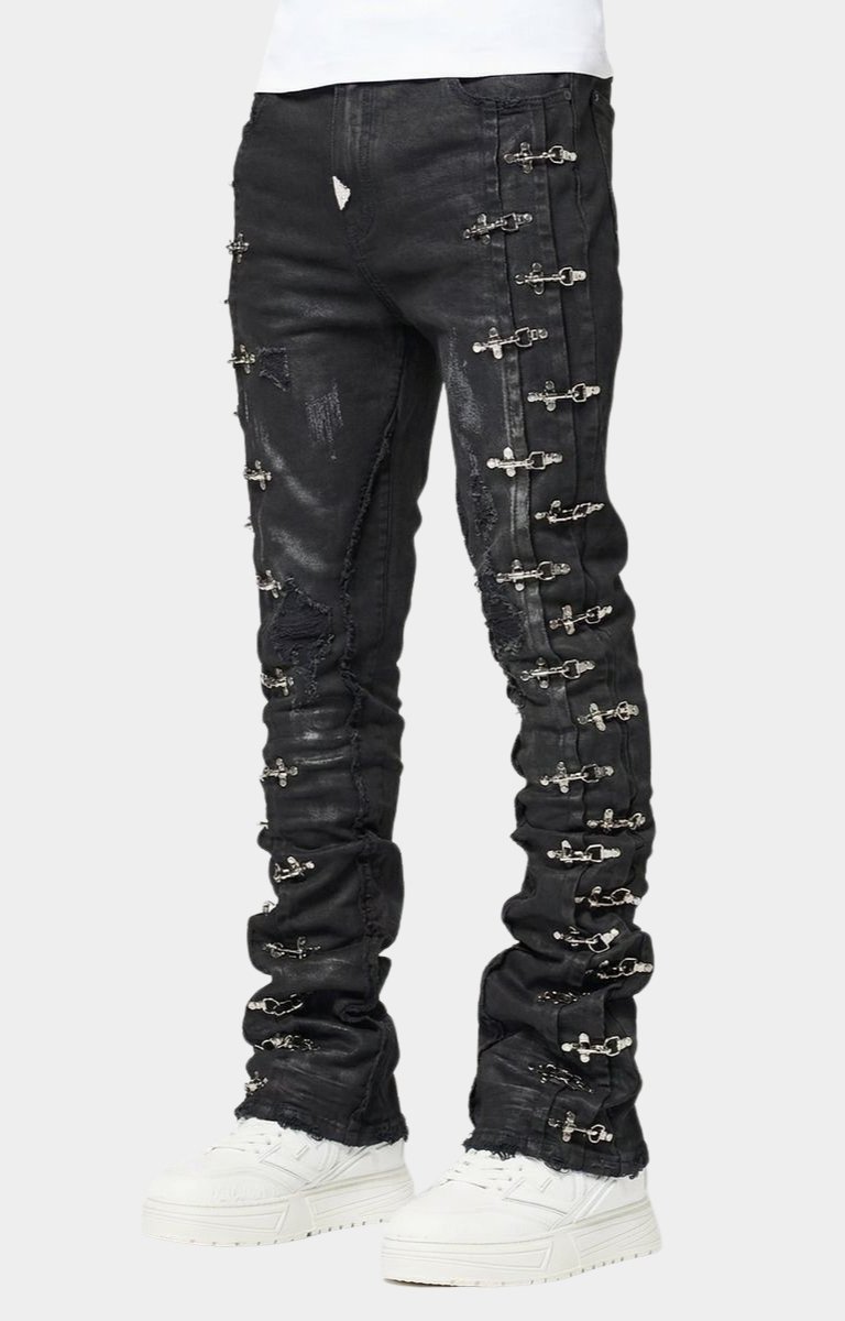 Aviation metal clasp detail on black GUAPI denim.