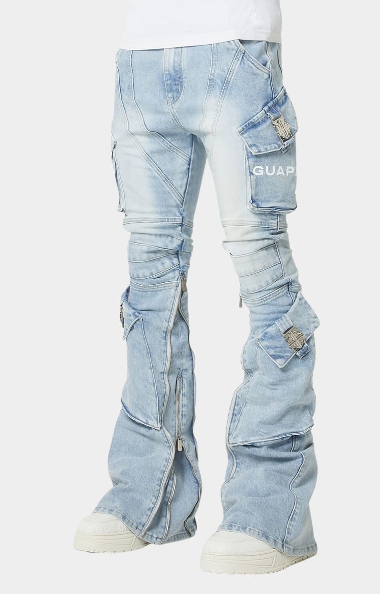 GUAPI logo printed on side cargo pocket.