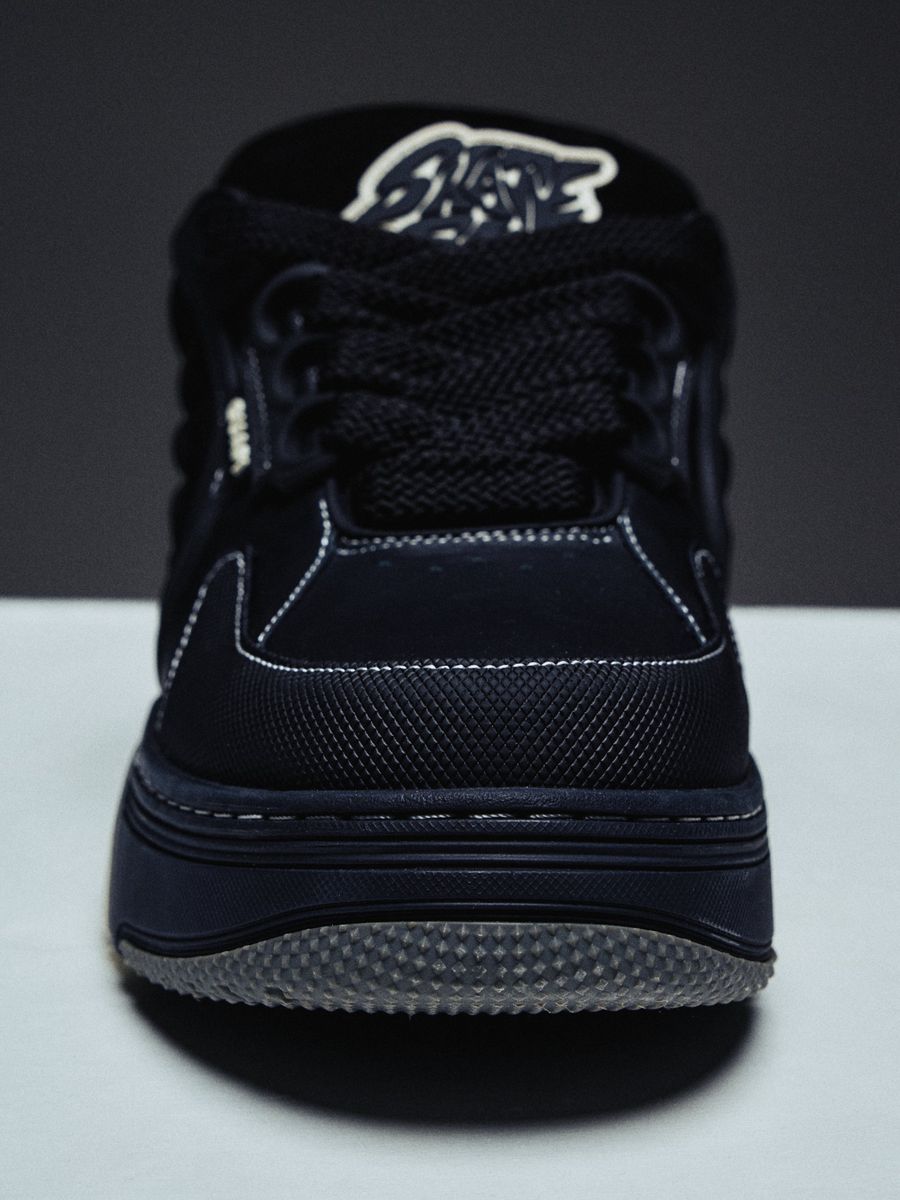 Guapi Obsidian Black Skate Star Sneakers