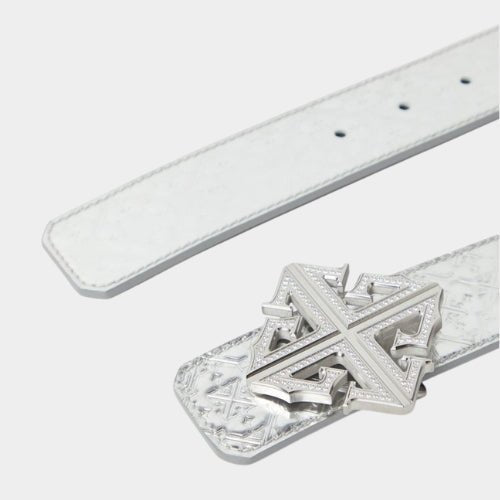 Detailed crystal buckle on premium designer leather belt
