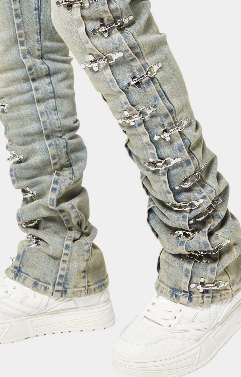 Full outfit featuring GUAPI Vintage Blue Aviation Clasp Denim.
