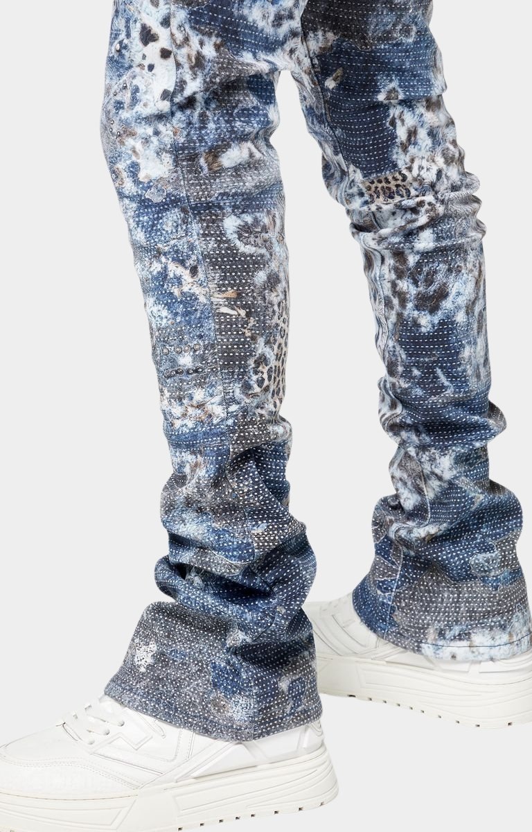 Premium stretch denim fabric texture on GUAPI Hakai jeans.