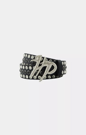 Hyde Park HP black fashion belt styled with jeans and streetwear outfit.