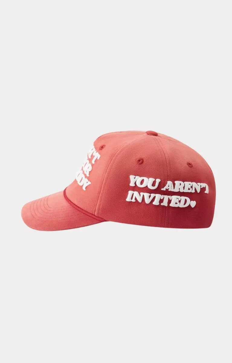 Side profile of Hyde Park red stretch cotton streetwear cap.