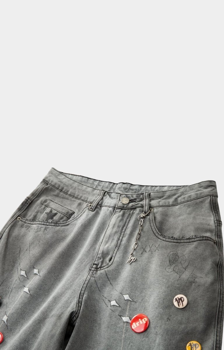 Stretch fabric detail on denim shorts