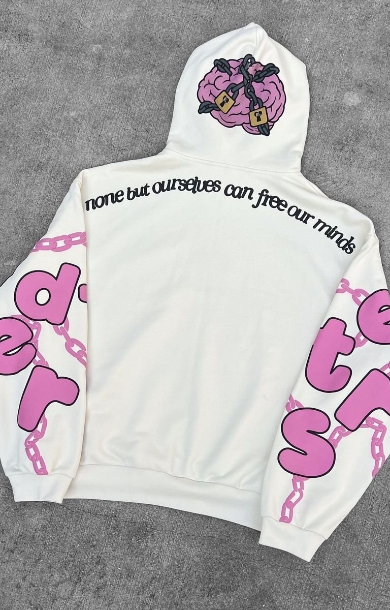 Ribbed cuff detail on heavyweight cotton hoodie.