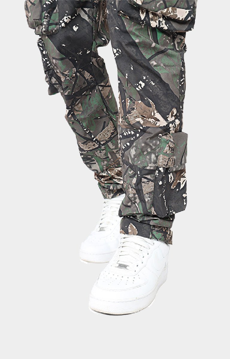 Cargo pocket detailing on Smoke Rise Tree Camo utility pants.