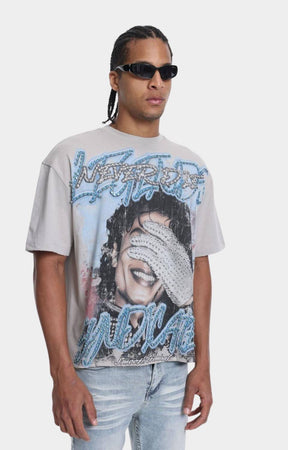 Portrait graphic detail on The Syndicate LND Tee Grey.